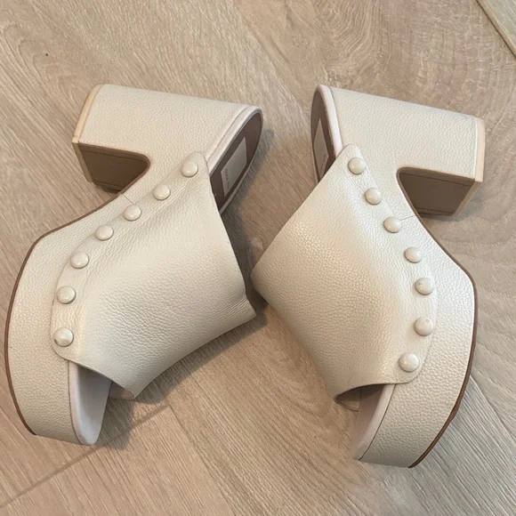 Dolce Vita Ivory Women's Emol Platform Clogs - Picture 3 of 6